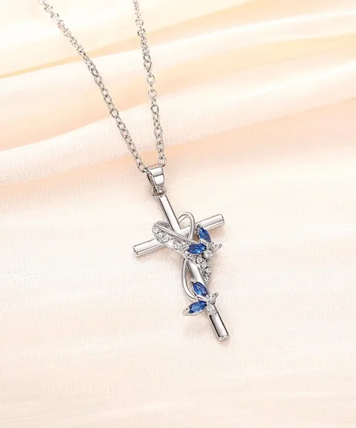 Collier croix papillon en zircons, pendentif croix orné de papillons, pierres bleu
