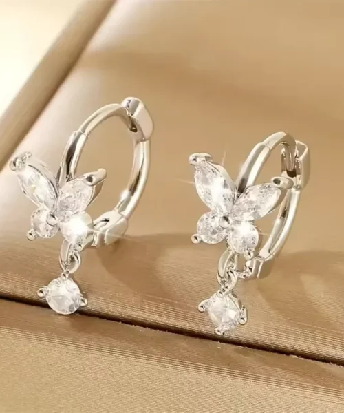 Huggies papillon zircon argentées, papillon de quatre zircons et pampille ronde