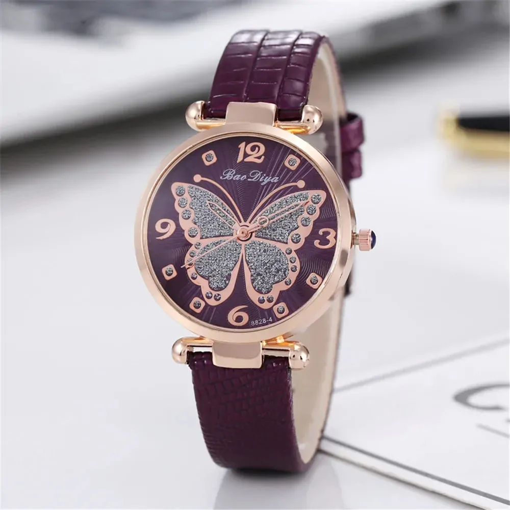 Montre papillon en cuir femme, bracelet violet et cadran à motif papillon