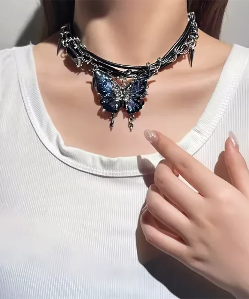 Ras de cou papillon gothique, choker à papillon irisé, pointes et chaîne